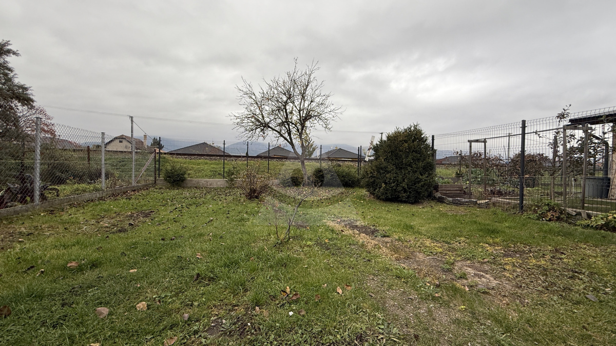 Family house with two residential units for sale in Martin