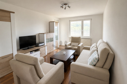 Spacious 3-Bedroom Apartment with Balcony for Sale, Turany